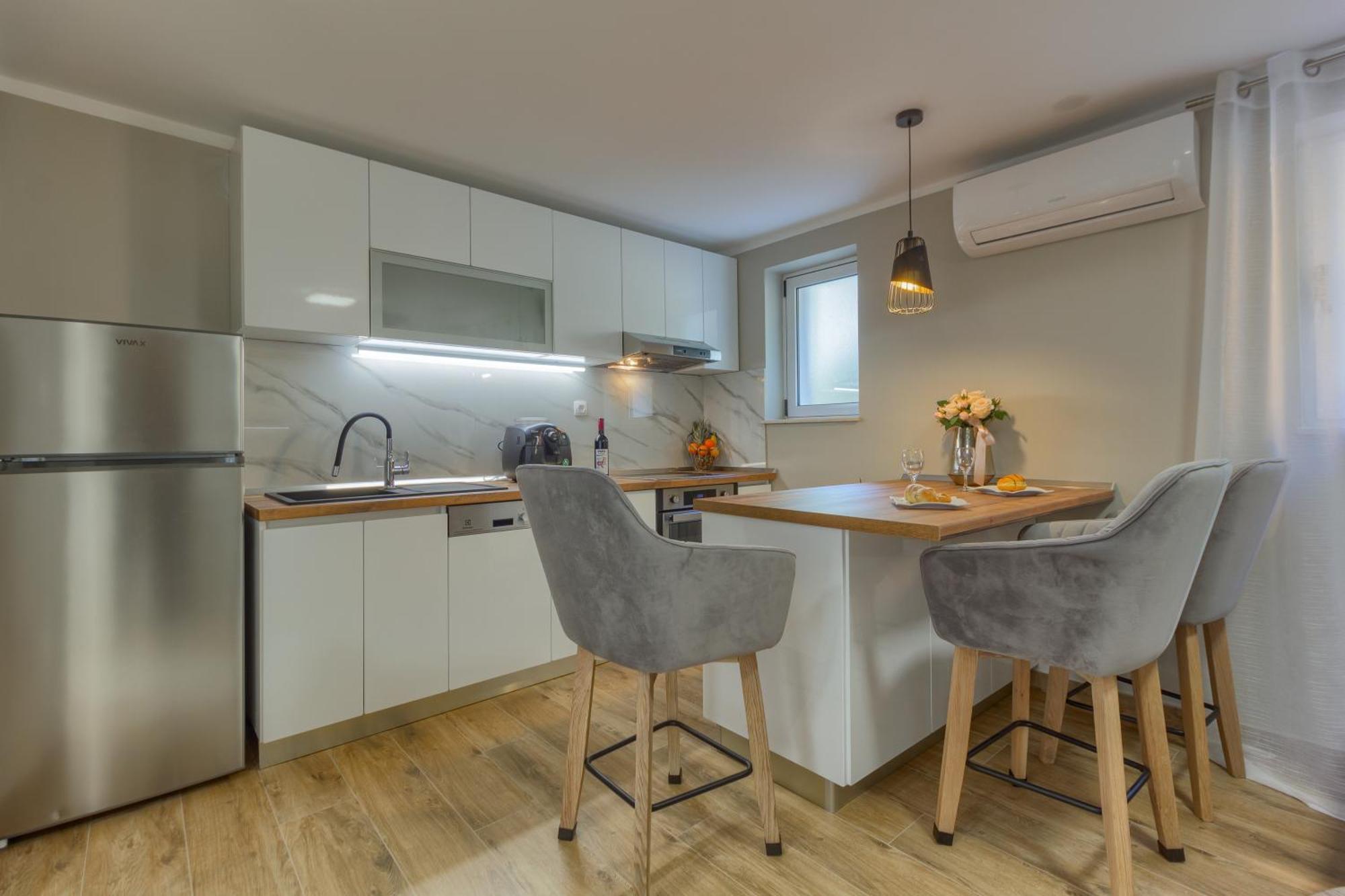 Apartments Pepa Podstrana Rom bilde
