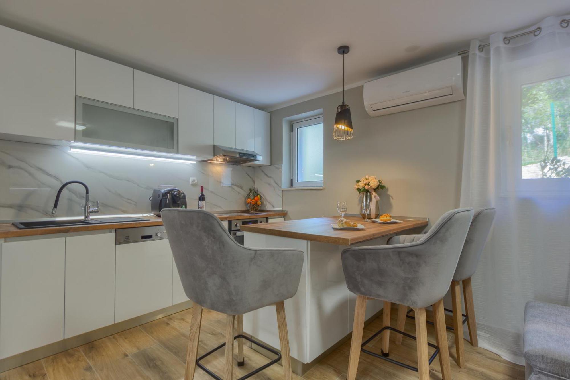Apartments Pepa Podstrana Rom bilde