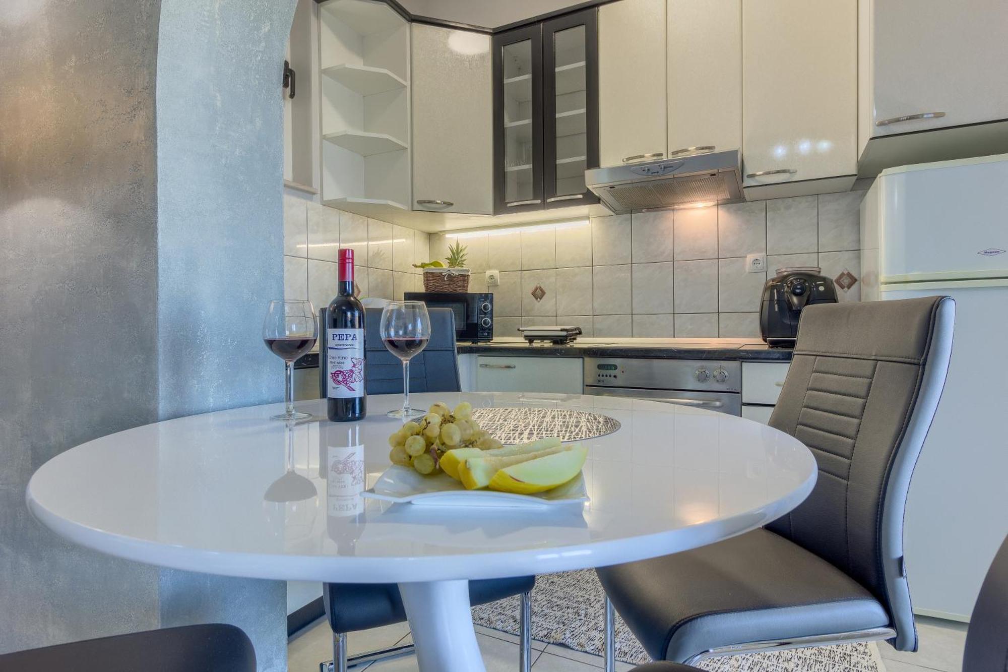 Apartments Pepa Podstrana Rom bilde